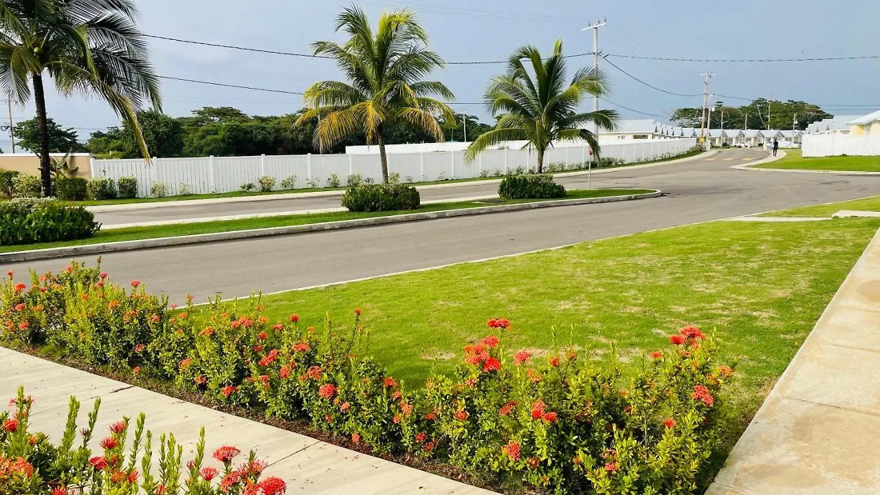 Aquamarine Resort-Style Vacations Lucea
